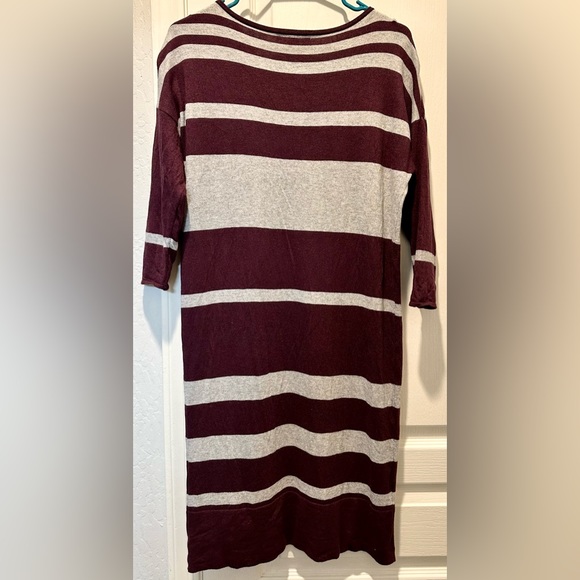 Tommy Bahama 1/2 Sleeve Wool Blend Hobart Dress in in Gray Heather & Rum Berry - Picture 6 of 6